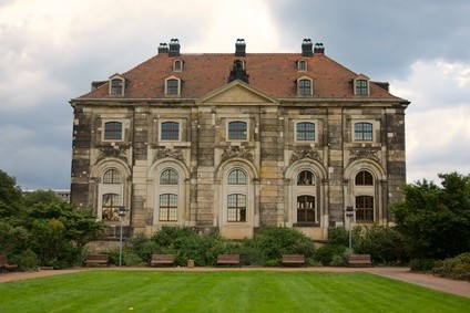 Blockhaus und Hauptstraße