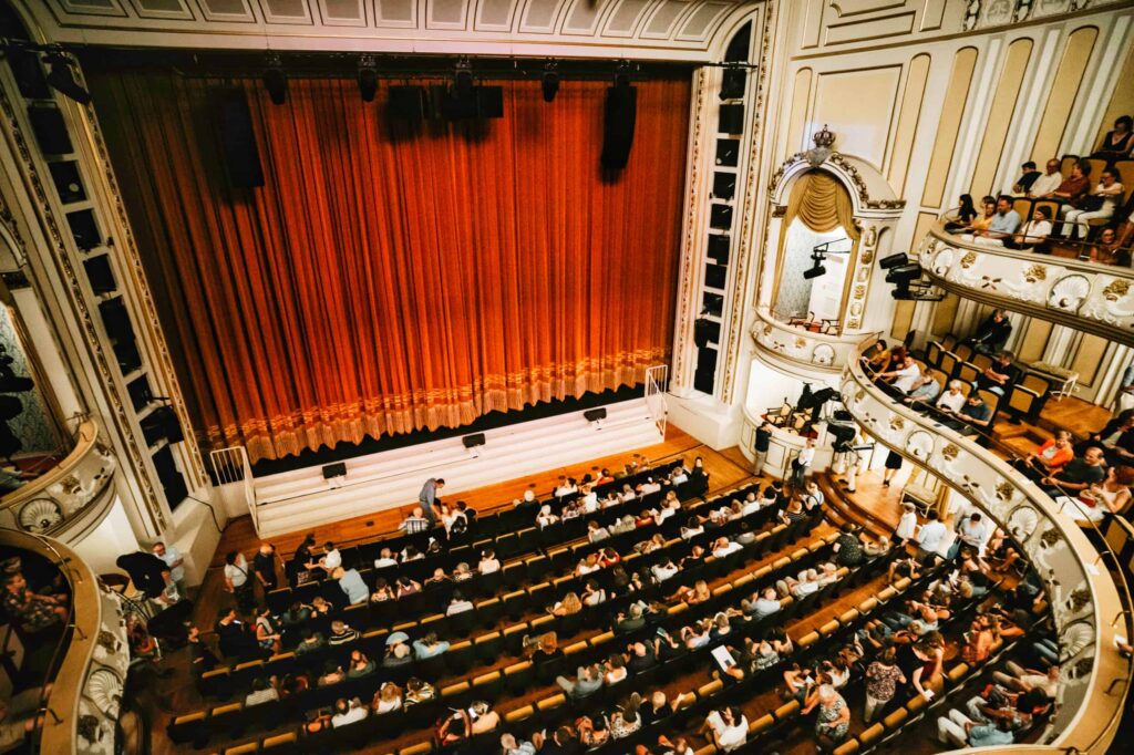 Bühne Schauspielhaus in Dresden